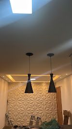 Parede com textura 3D e iluminação indireta - design moderno Belo Horizonte